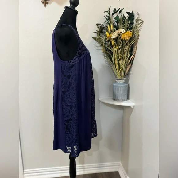 Love Fire Dark Blue Lace with Lace detailing Neckline Dress Size Medium - Picture 8 of 12